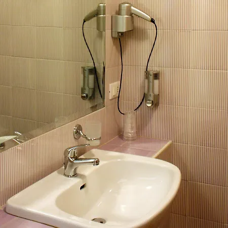 Cà Del Moro Hotel