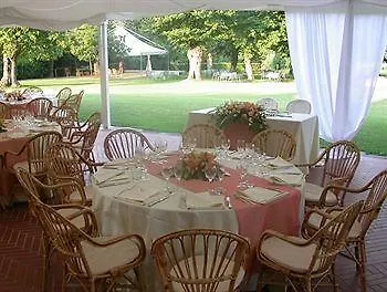 Cà Del Moro Hotel